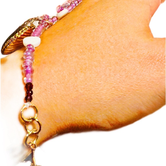 Sea Shell Locket Beaded Hand chain - Picture 10 of 14